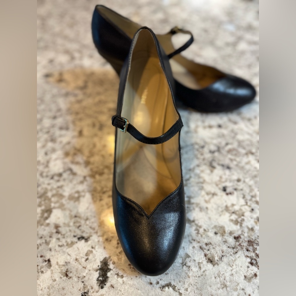 Naturalizer Women's Black Leather Mary Jane Heels